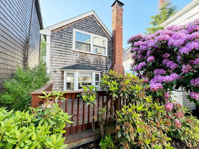 Sept Avail Old Town+Shops+Restaurants+Crocker Park — Marblehead, MA