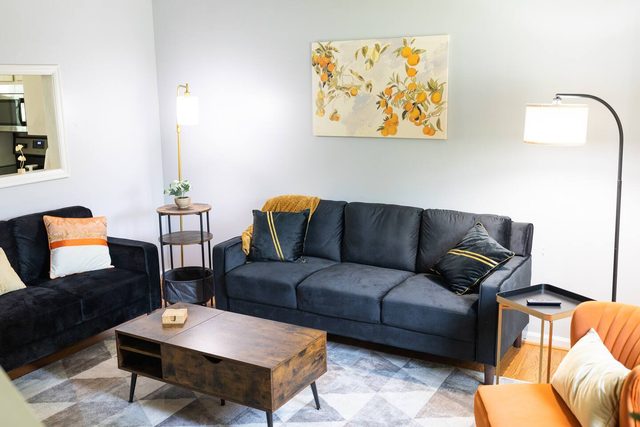 The Orange House - Only 4 Minutes from LU — Lynchburg, VA