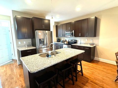 Large, 3b/3.5b, Lewes townhouse, pool, & Linens — Lewes, DE