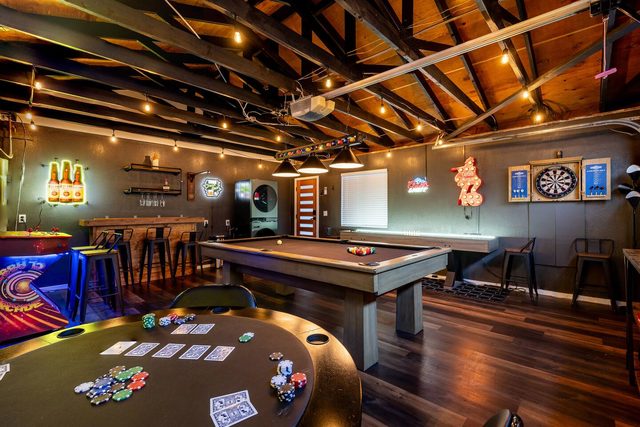 Alpine Oasis: Sauna, Golf, Jacuzzi, GameRoom, A/C! — Big Bear, CA