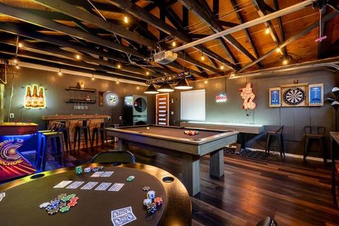 Alpine Oasis: Sauna, Golf, Jacuzzi, GameRoom, A/C!