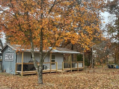 The Grain Bin Creek Cabin W/Loft. — Colcord, OK