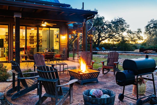 Pool, Fire Pit, Ping Pong, Stunning 5-Acre Retreat — Driftwood, TX