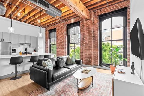 Loft | Walk to Arch, Convention Center & Casino