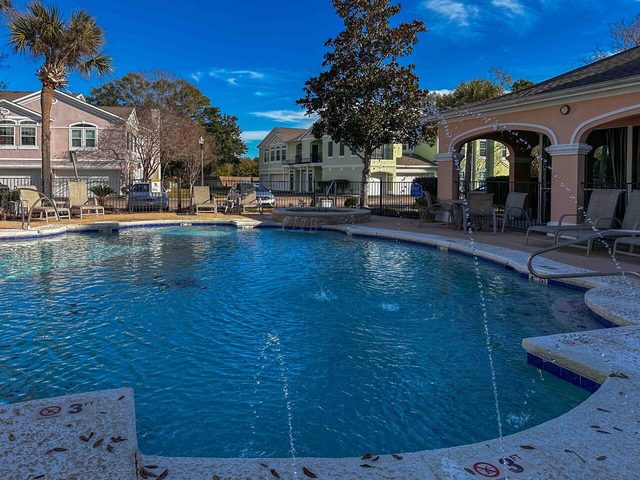 Luxe Beach Condo, 2 Pools, Hot Tubs, Gym, Pets
