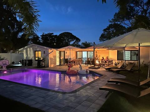 Luxe Oasis Near Beach and Downtown, Heated Pool
