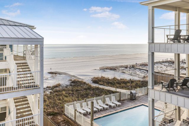 Heated Pool-King Bed-Family Friendly-Beachfront