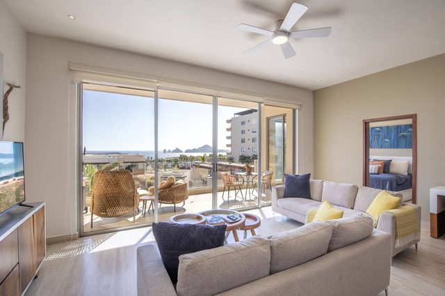Ocean-View Luxe Condo | 3BR 3BA | 5 min to Medano