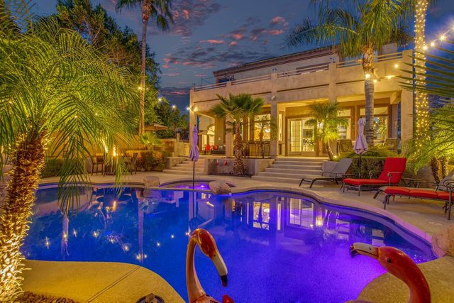 4BR Mountainside Oasis - Spa & Pool Heat Available