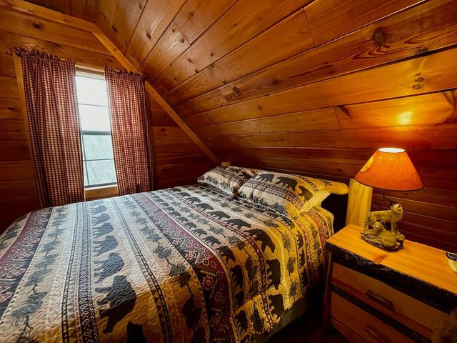 ❤ Mountain Cabin 2B w/Jacuzzi #10❤ — Helen, GA