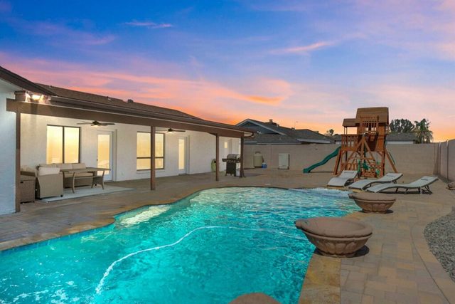 6BR Mesa Pool Spa Slide Sleeps 15