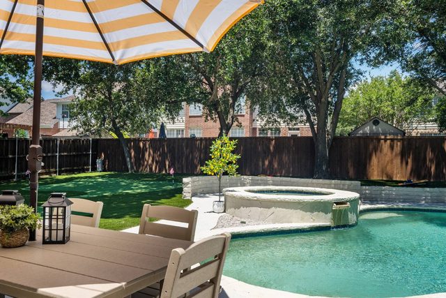 King Bed Citrus Serene on Flower Mound — Flower Mound, TX