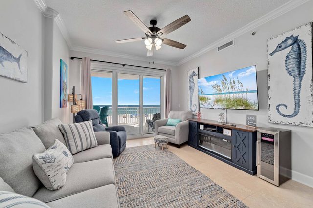 BEACH FRONT~ In/Outdoor Pool ~ Kids Pool & Jacuzzi — Gulf Shores, AL