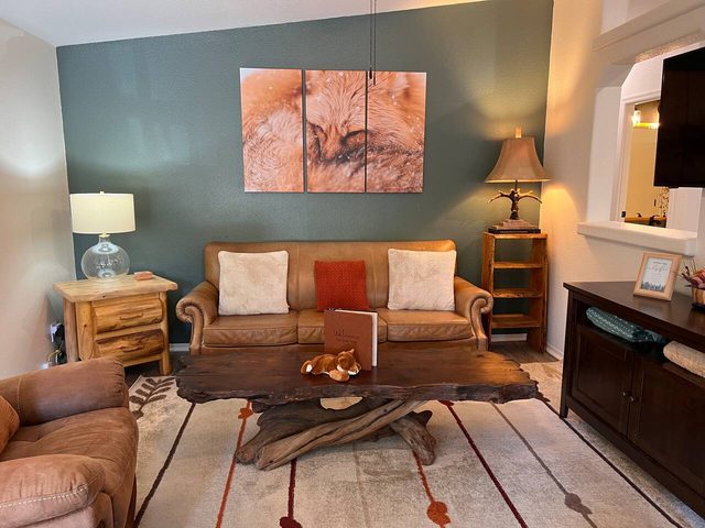 Fox Grove Lodge | Fenced Yard Retreat