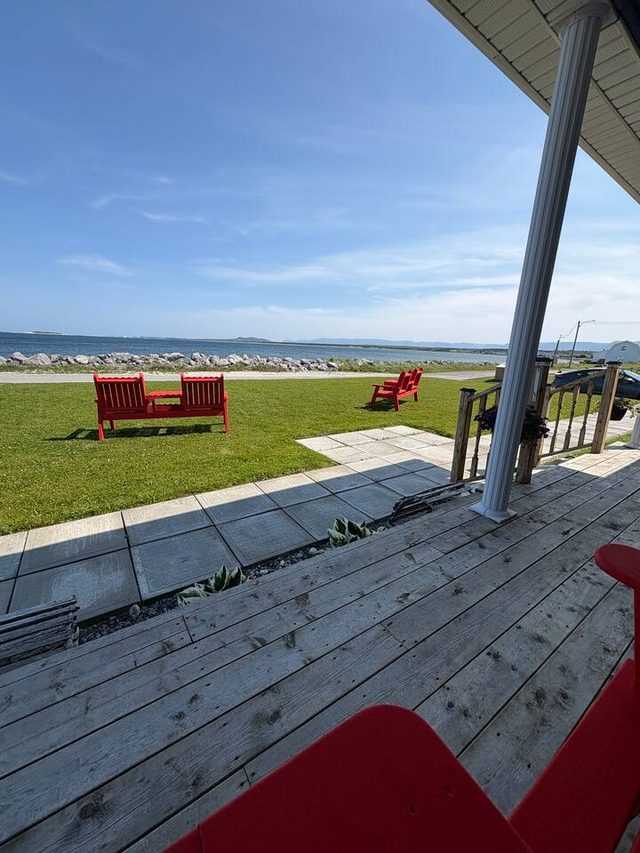 The Back Cove Room at Seabreeze Inn — Cow Head, Newfoundland and Labrador