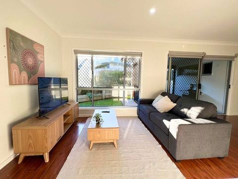 Casa Cirrus 1- Newly Furnished Spacious Unit in a Duplex at Coomera - Holiday Home