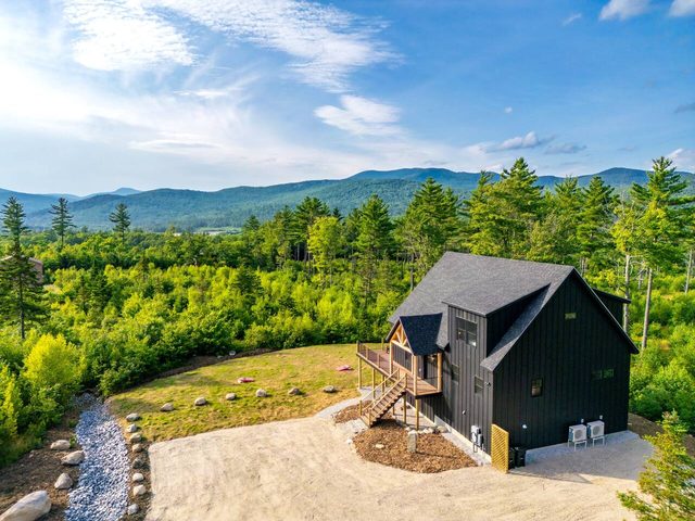 Epic mountain views, Hot tub and Game room — Bethel, ME