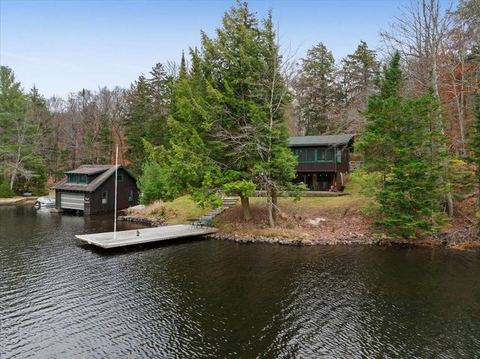 Waterfront Escape Close to Old Forge
