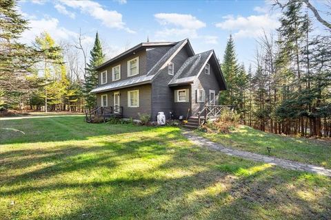 Kayuta Lake Cottage | Beach, Fireplace, Sleeps 9