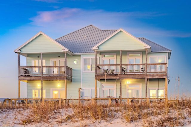 Cair Paravel | Beachfront | Private Pool & Hot tub