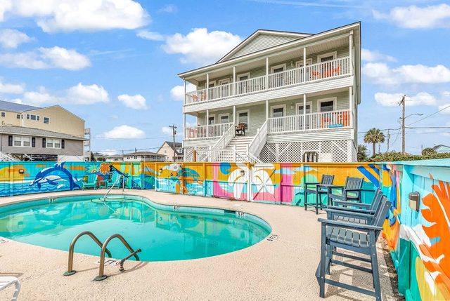 Huge Beach House with Pool and Arcade