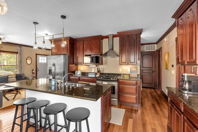 Lake View Condo | Walk to Saugatuck — Douglas, MI