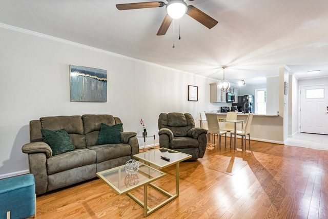 Comfortable 2 en suite townhome near DT Raleigh — Raleigh, NC