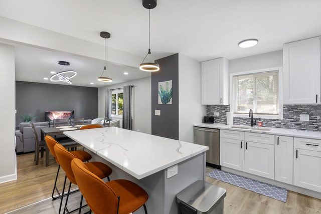 Chic Hinsdale Home: Ranch Home