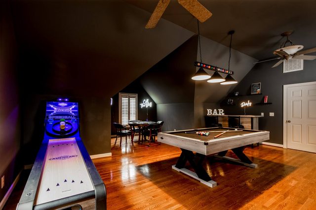 Private Pool; HotTub; Game Room; Gym