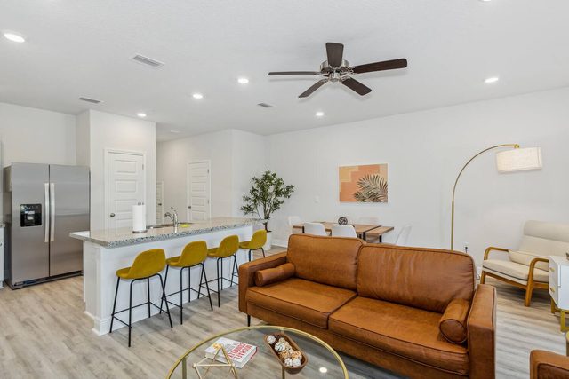 New Home near UWF & PNS Beach!