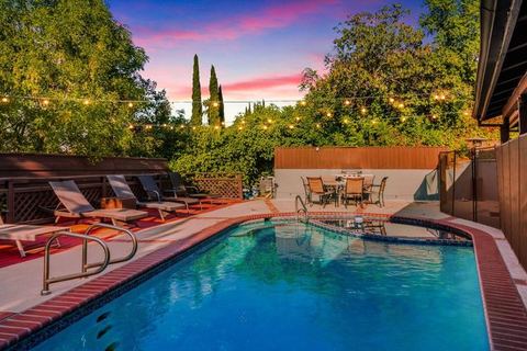 Mulholland Drive with Spa & Game Room — Los Angeles, CA