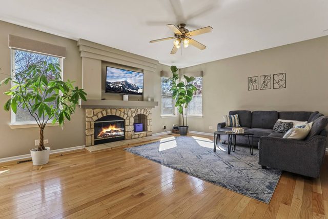 Cloud 9: 4BR-2.5BT- Fully Fenced, 2 Story