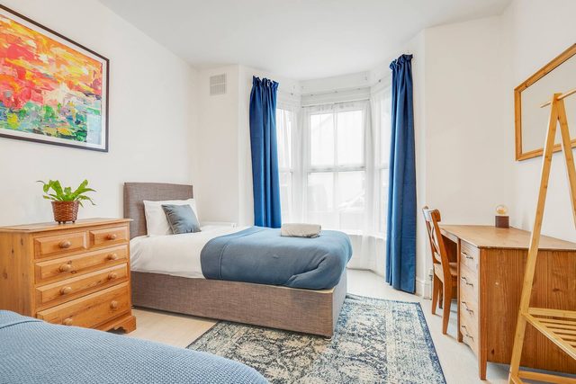 Spacious House in North London, very close to train station and bus stops, near Tottenham Stadium & lots of parking — Greater London, England