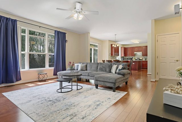Showstopper: 5BR+, 3.5BA