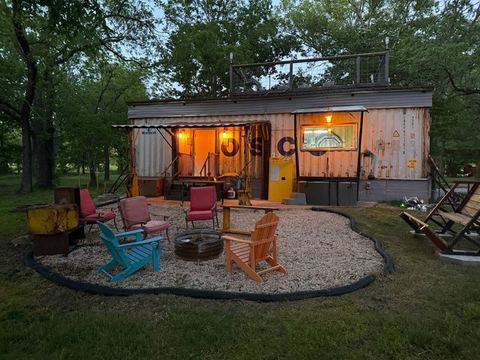 Space Cabin — Colcord, OK