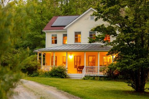 Fern Leaf Farmhouse - Pool & Pickleball Court