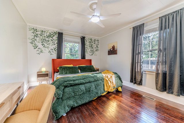 Stunning Historic Estate | King Bed | Movie Room — Sanford, NC