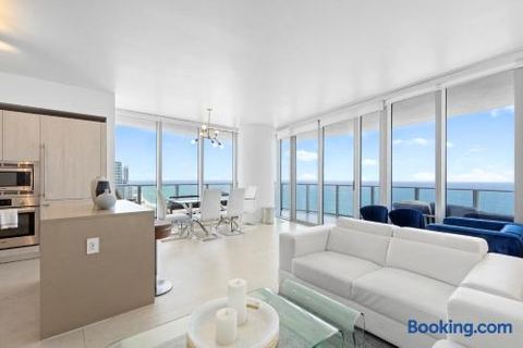 Upgraded Oceanfront Heaven | Lyfe Resort