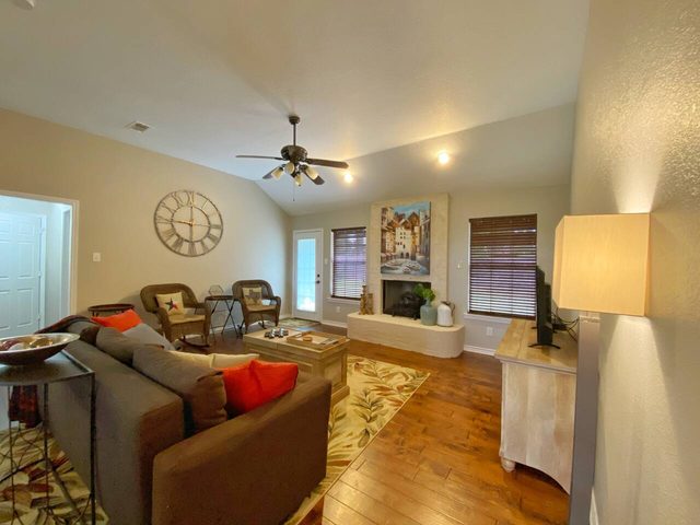 Fortunata Winery Casa Bella Sole Spacious 3BR Home — Aubrey, TX