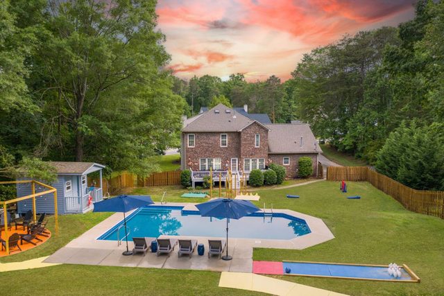 Pickleball, Basketball, Movie Theater, King Beds — High Point, NC