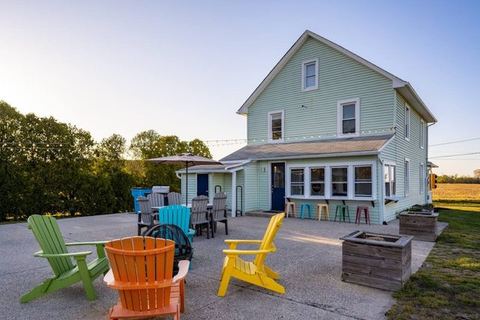 CozyCottage Mins 2 Beach - OutdoorDining & Firepit