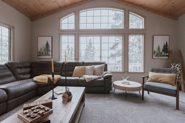 Arrowhead Home | Hot Tub, Game Room & Firepit