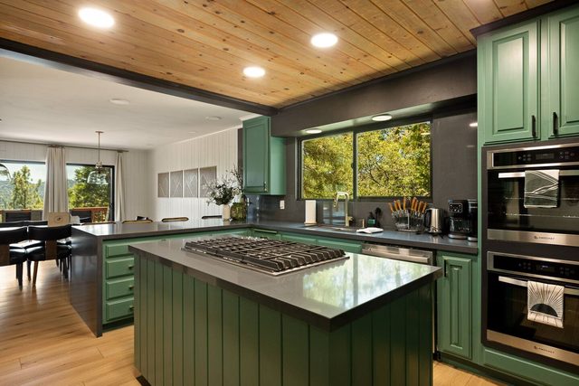 Soaker Tubs + Decks | 5BR | Sleeps 12