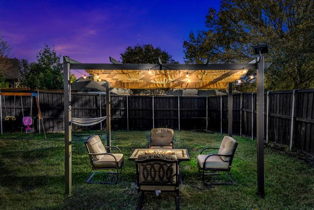Jacuzzi Home w/ Game room+play structure near Lake — Rockwall, TX