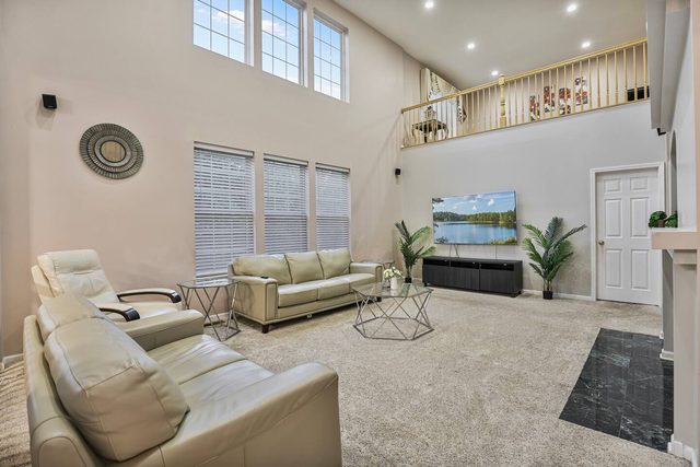 Crisp: 4000 sq feet