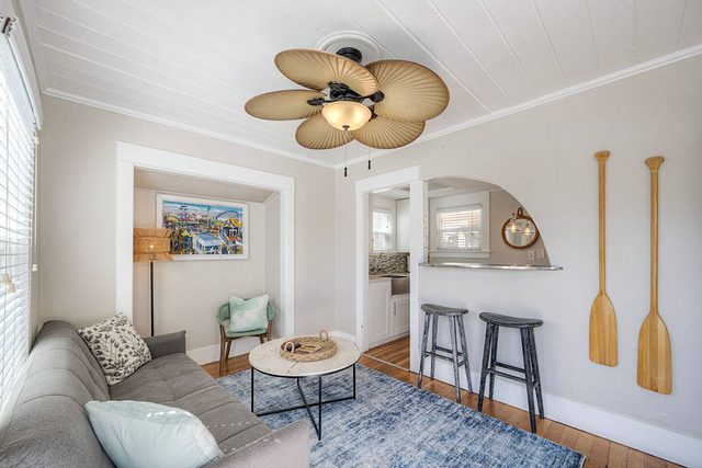 Steps to the Sand - Cozy 1 bedroom (2nd floor) — San Diego, CA