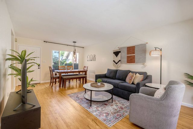 Walkable Hillcrest 2BR • Eat, Explore, Relax
