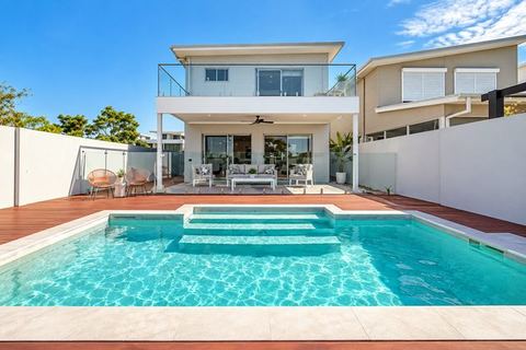 Whispering Water - Luxury Waterfront Family Home
