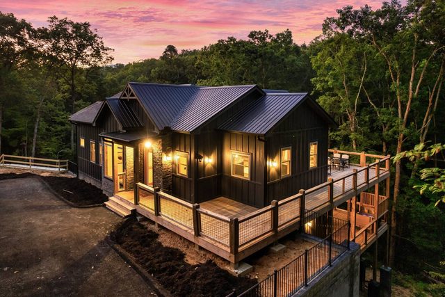 4100sq ft-Brand new cabin-Pool Community-sleeps 24 — Sevierville, TN