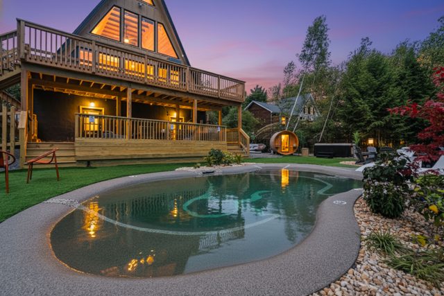 Lakefront, Heated Lagoon Pool, Spa, Sauna, Theatre — Tobyhanna Township, PA
